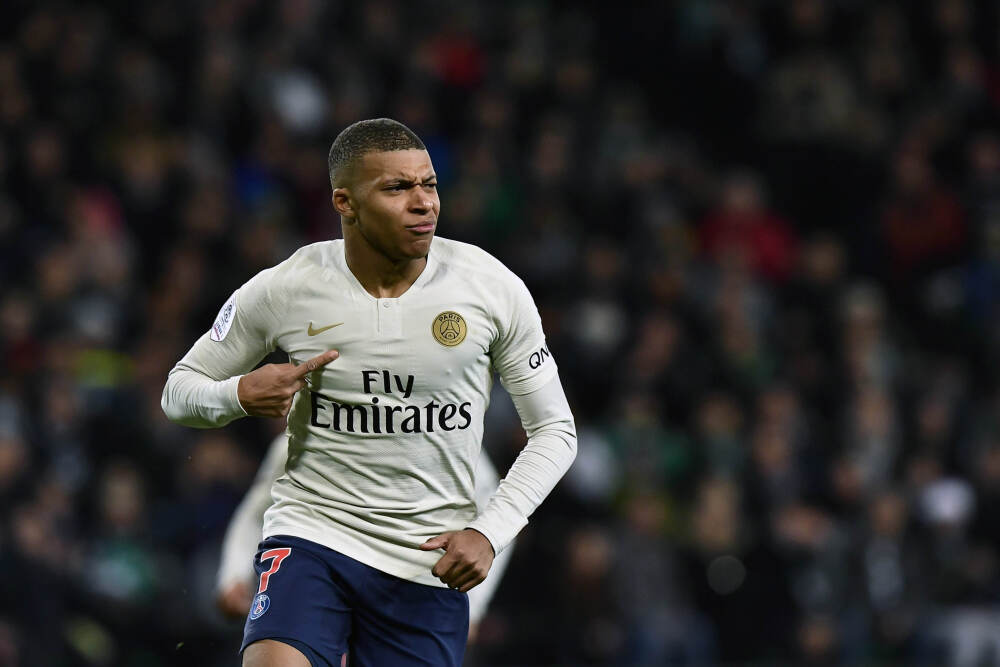 脸上有这3个特征的男人, “留胡子”会比“没胡子”更有男人味!